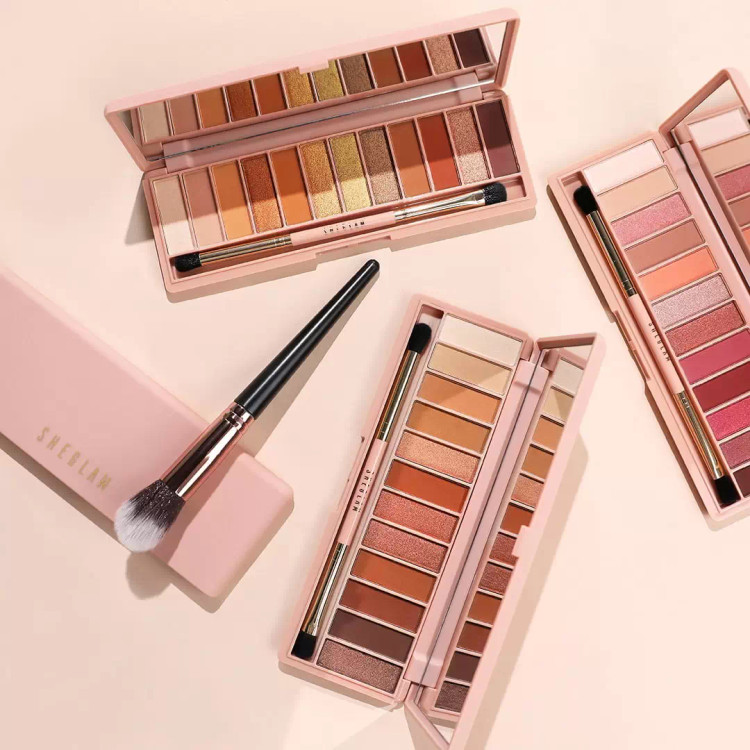 پالت سایه 12 رنگ شیگلم همراه با براش مدل Berry Palette