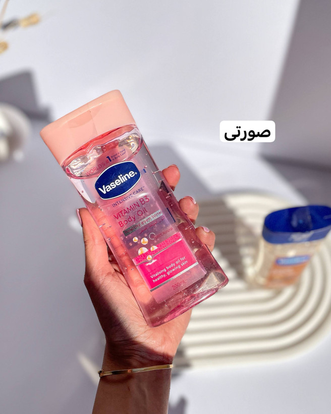 روغن بدن روشن کننده ویتامین B3 وازلین | آبرسان، نرمکننده و ترمیمکننده پوست